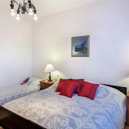 Cozy Apartment With A Balcony And A Sea View Brela Buitenkant foto